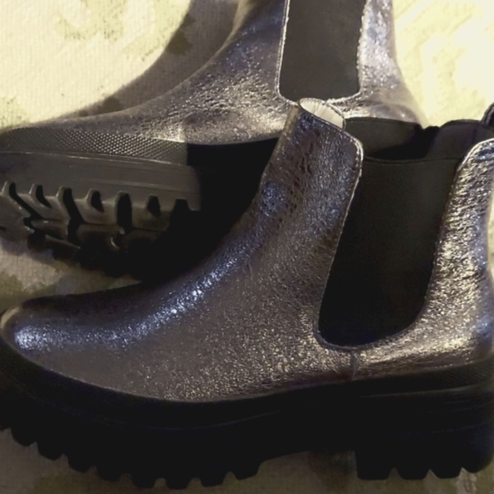 Shushop silver boots